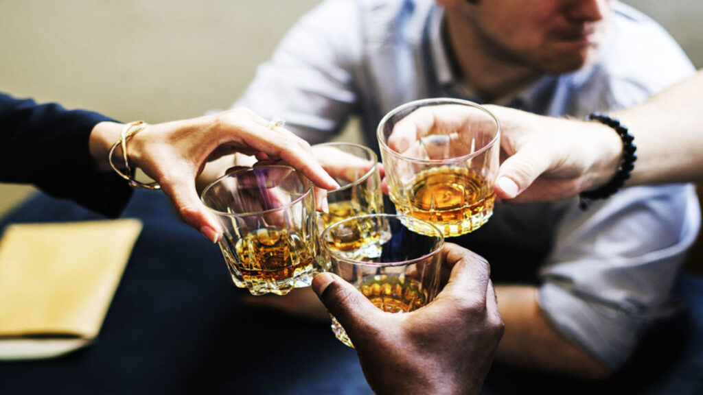 Airline issues apology after its pilots keep getting drunk