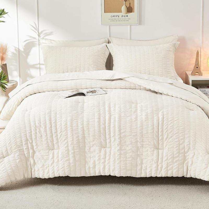 Amazon is selling a 'very soft and comfy' $77 comforter set for $47