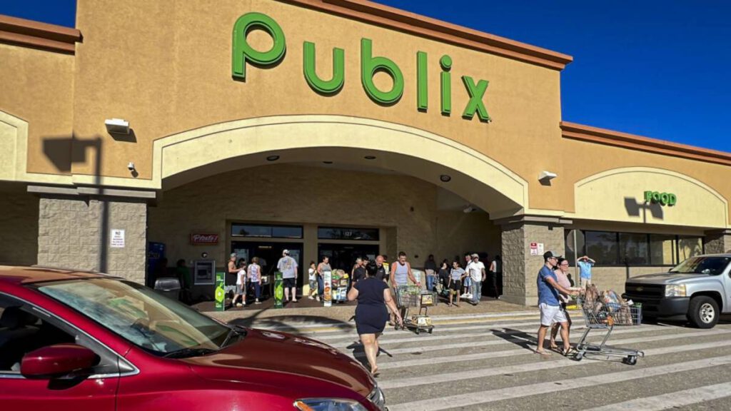 Is Publix open on Labor Day?