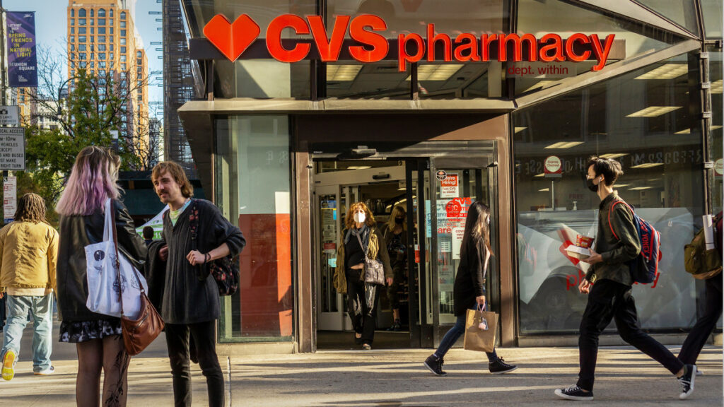Amazon has a gift for frustrated CVS and Walgreens customers